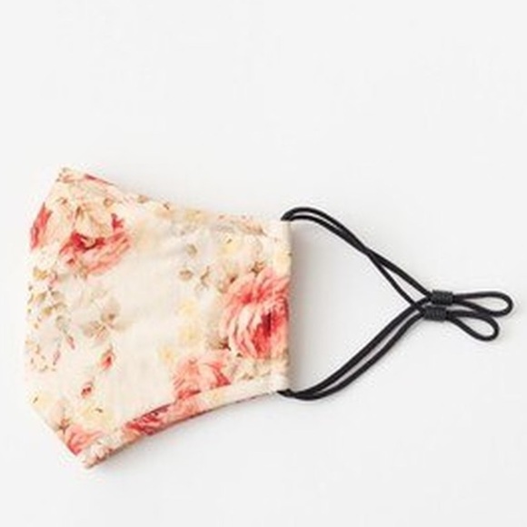 🆑 Floral Face Mask with Built In Filter/Nose Bar - Picture 9 of 14
